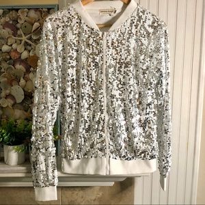 💗New!  Anna-Kaci Silver & White Sequin Bomber